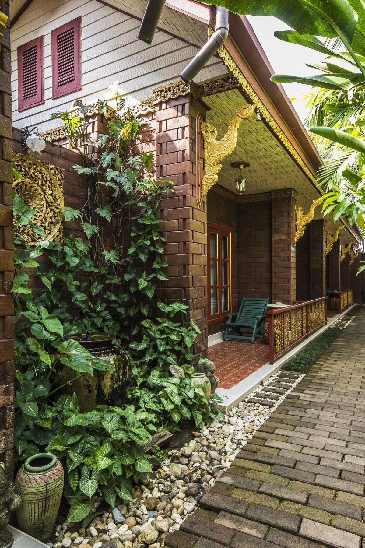Irawadee Resort Mae Sot Exterior photo